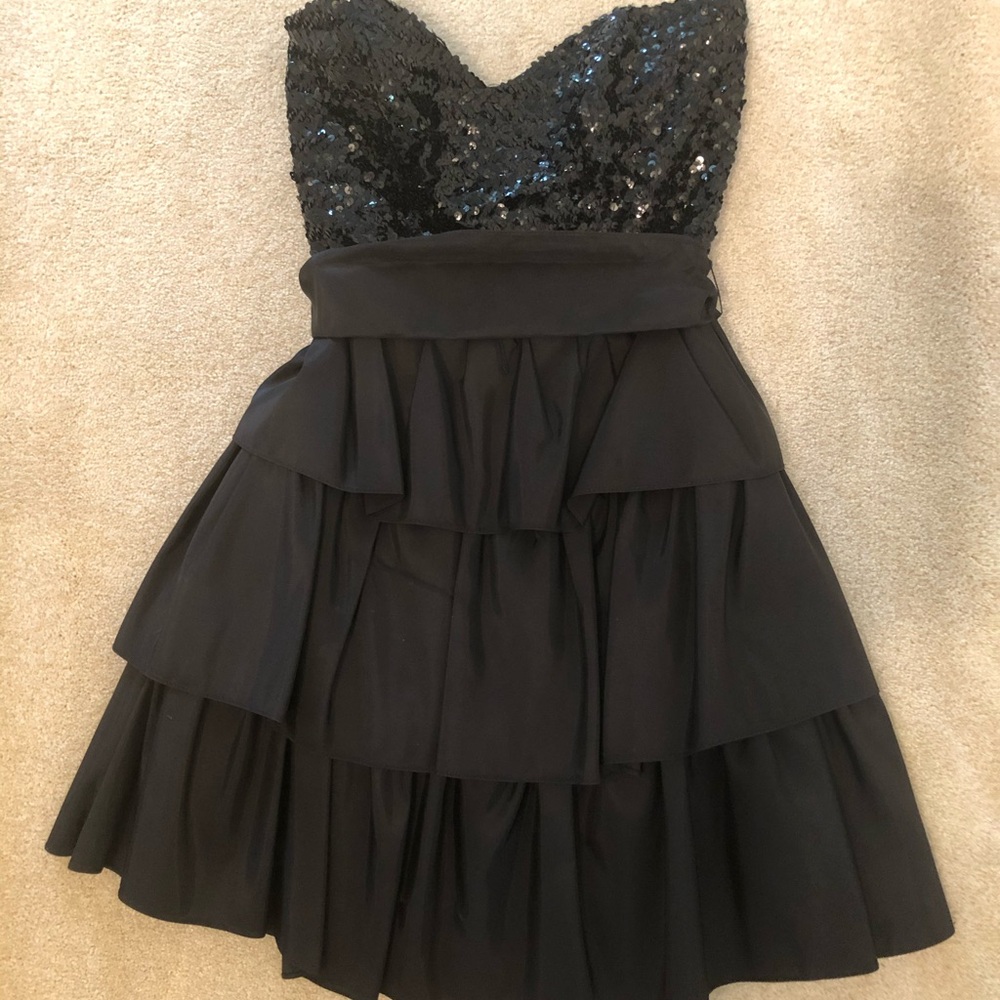 Not available til April

Elegant Black Sequin Dress